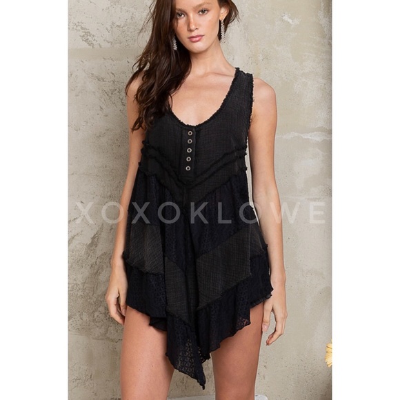 POL Gauze & Lace Half Button Sleeveless Top Uneven Hem - Picture 3 of 11